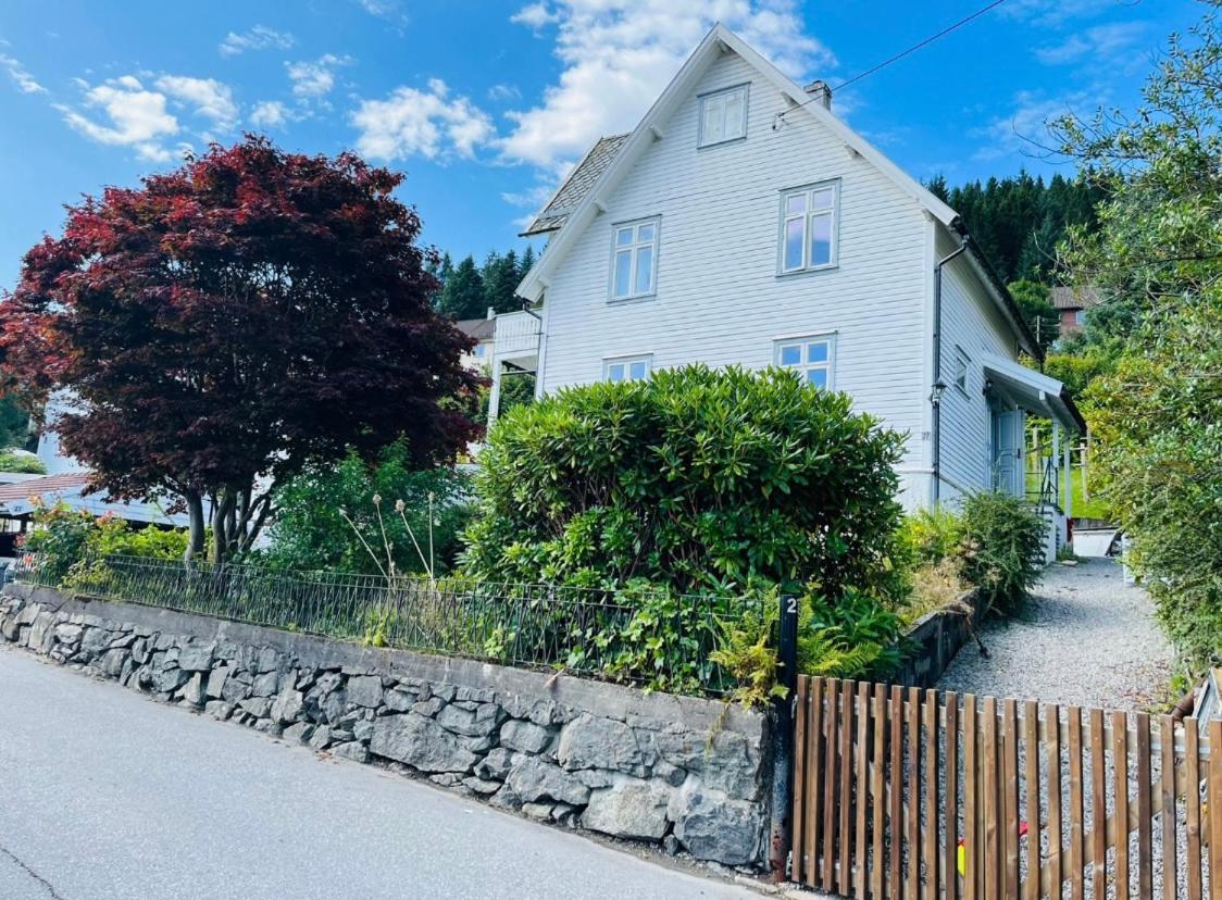 Brand New Flat, Parking! Apartment Bergen Bagian luar foto